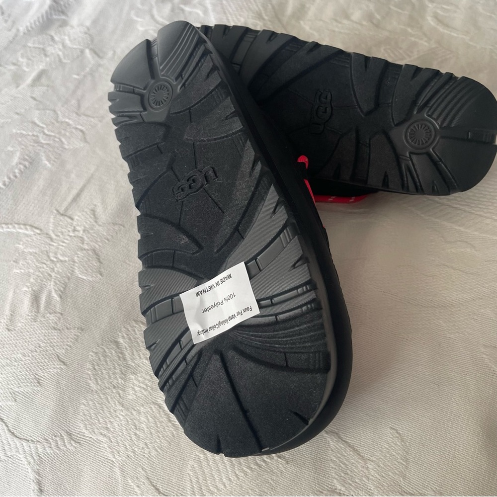 UGG Spaceslider Tech Slide Black Slippers - Picture 12 of 12
